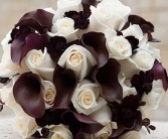 chocolate-callas-and-cream-roses-handtie